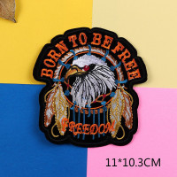 Термонашивка Born to be free TNV519