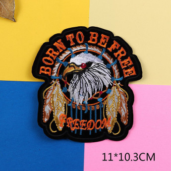Термонашивка Born to be free TNV519